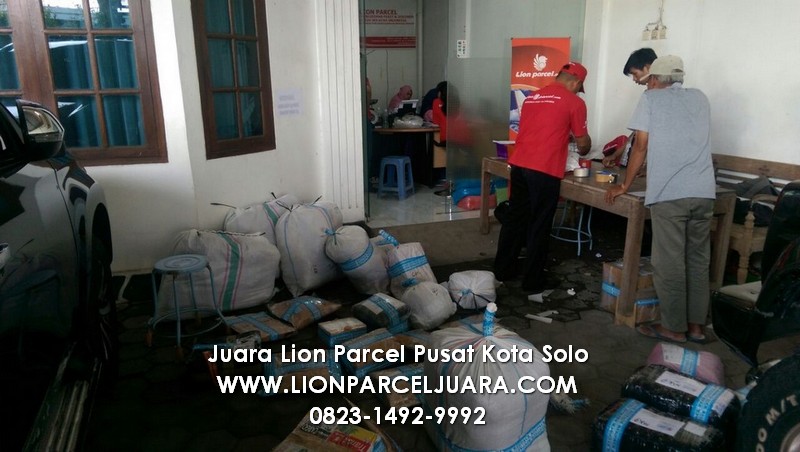 rs68packing-lion-parcel-solo-pusat